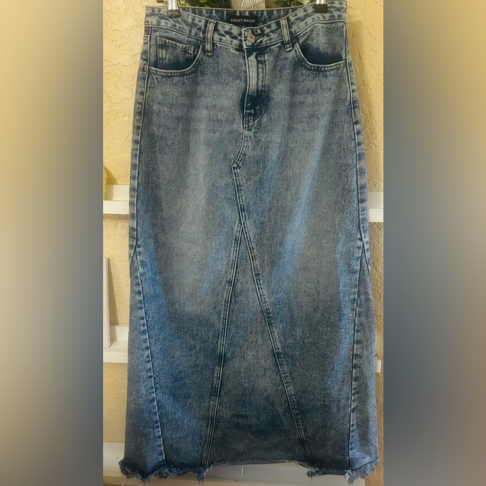 Ashley Mason Denim Maxi Skirt Size Medium High Rise Raw Hem